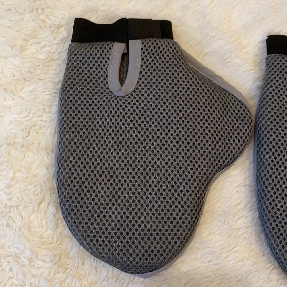 Pet parade hair removing massage pet  grooming Gloves NEW - Picture 4 of 6